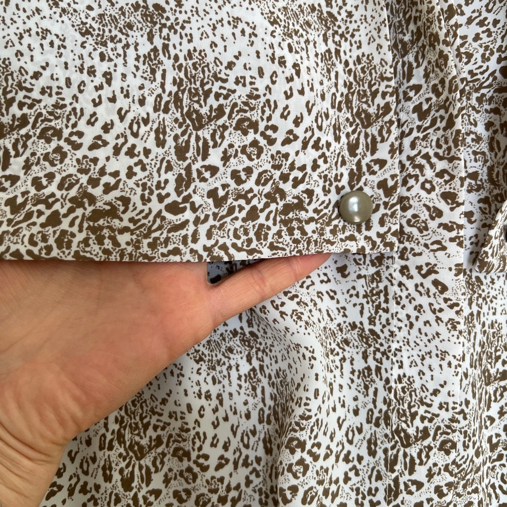 Leopard Print Button-Up Blouse - Picture 5 of 9